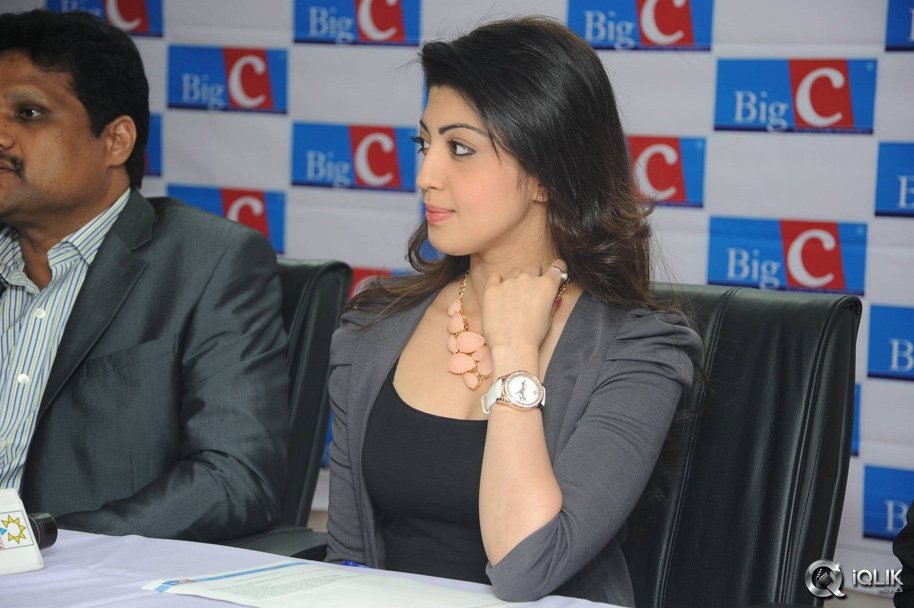 Pranitha-Launches-Big-C-Dussehra-Offers